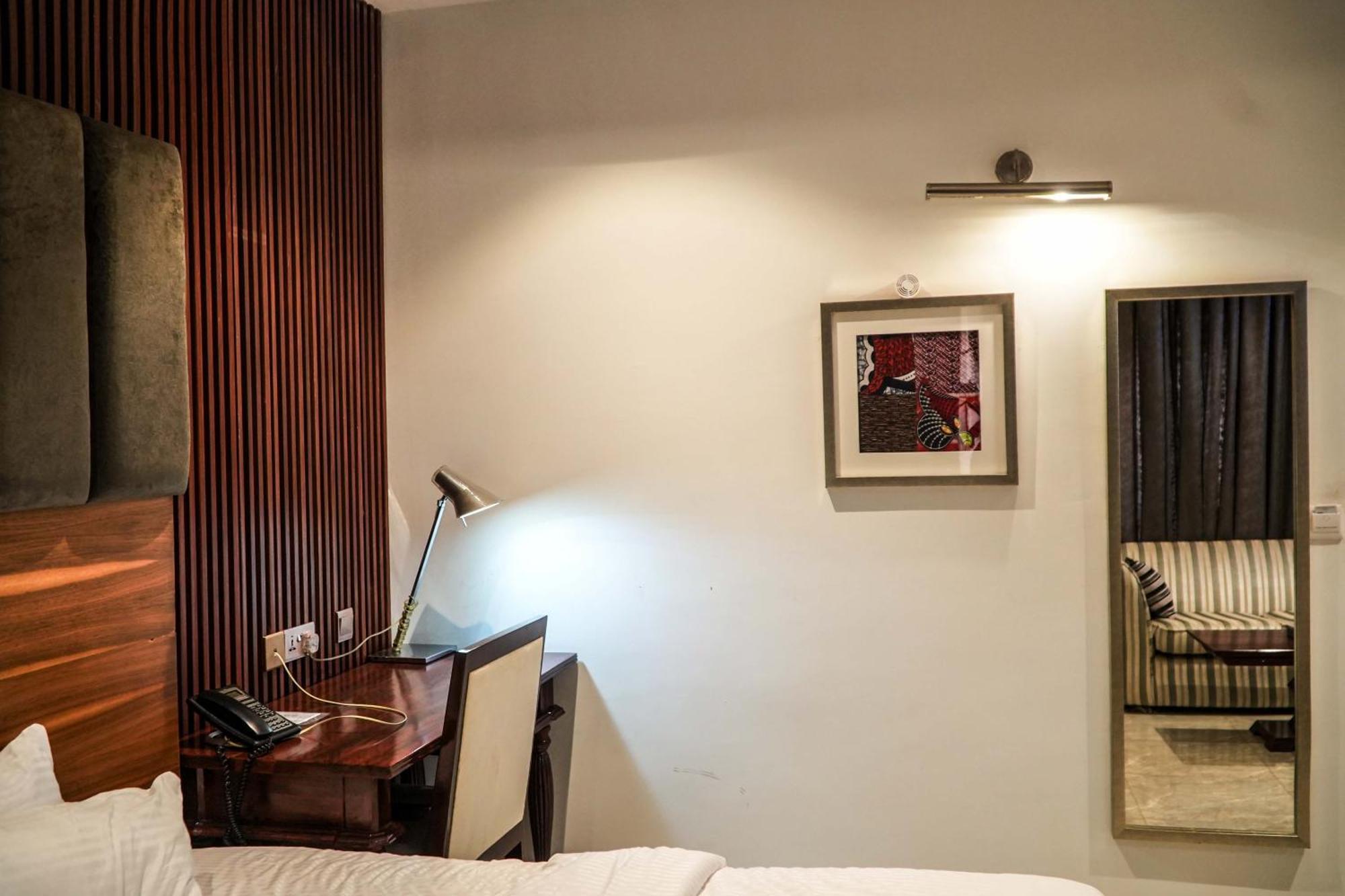 Amor Hotels Abuja Esterno foto